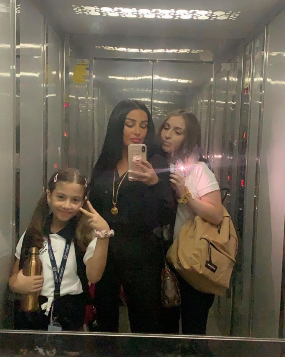 لينا الهاني مع بناتها ليا ولاميتا