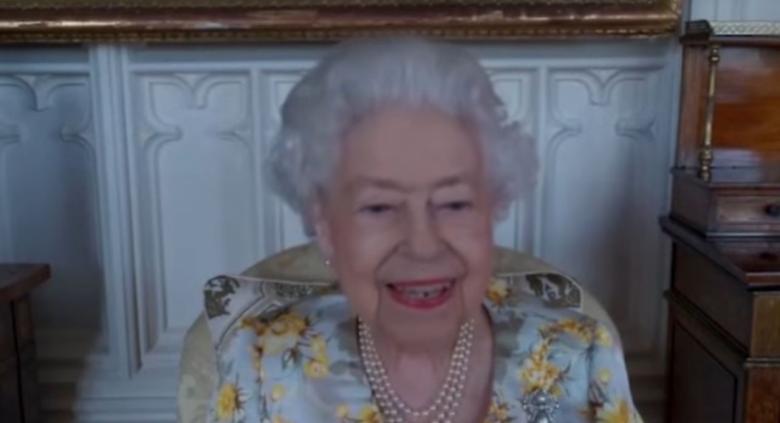  الملكة إليزابيث - صورة معدلة من السوشيال ميديا