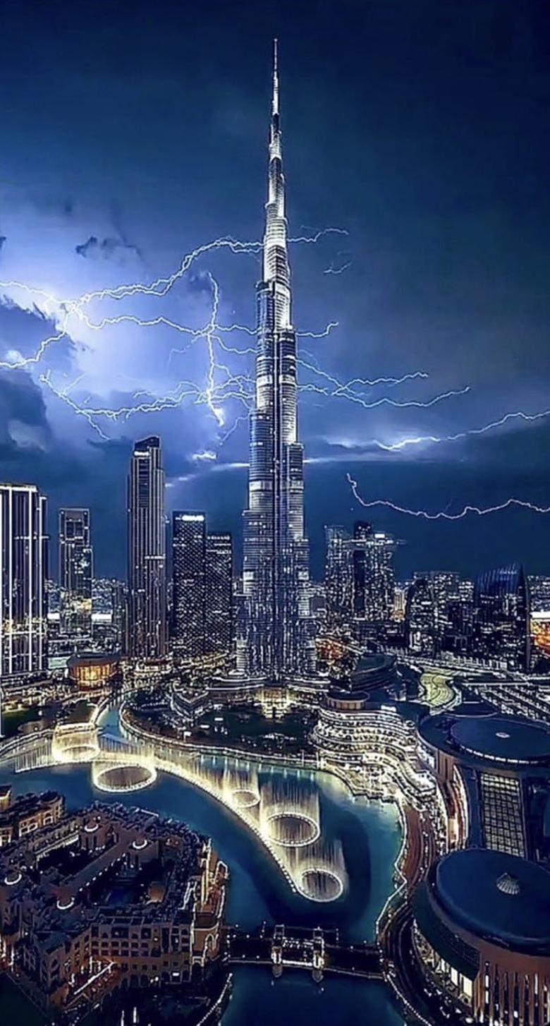 عاصفة الإمارات - صورة من إكس