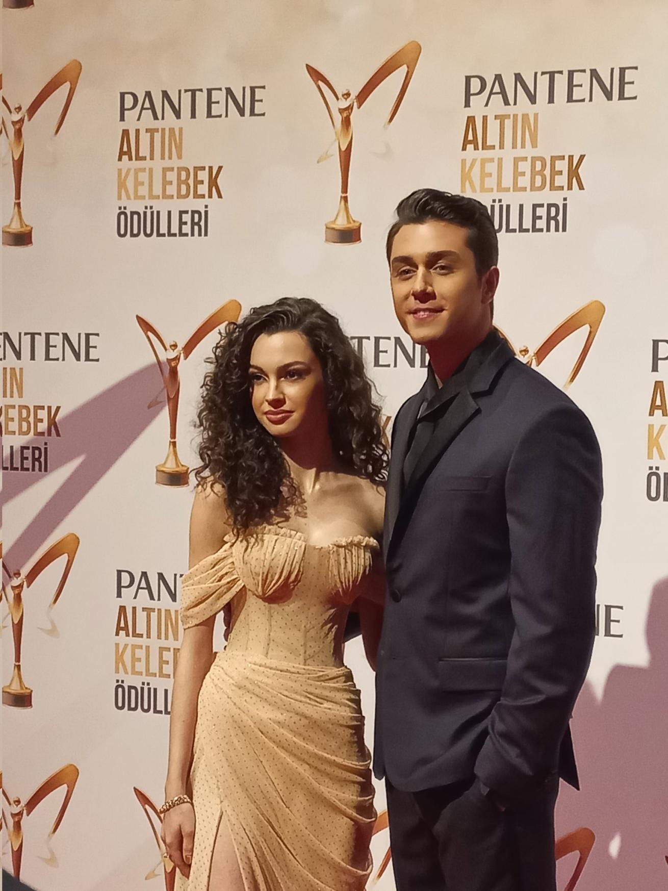 نجوم تركيا في جوائز بانتين الفراشة الذهبية Pantene Altın Kelebek 2022