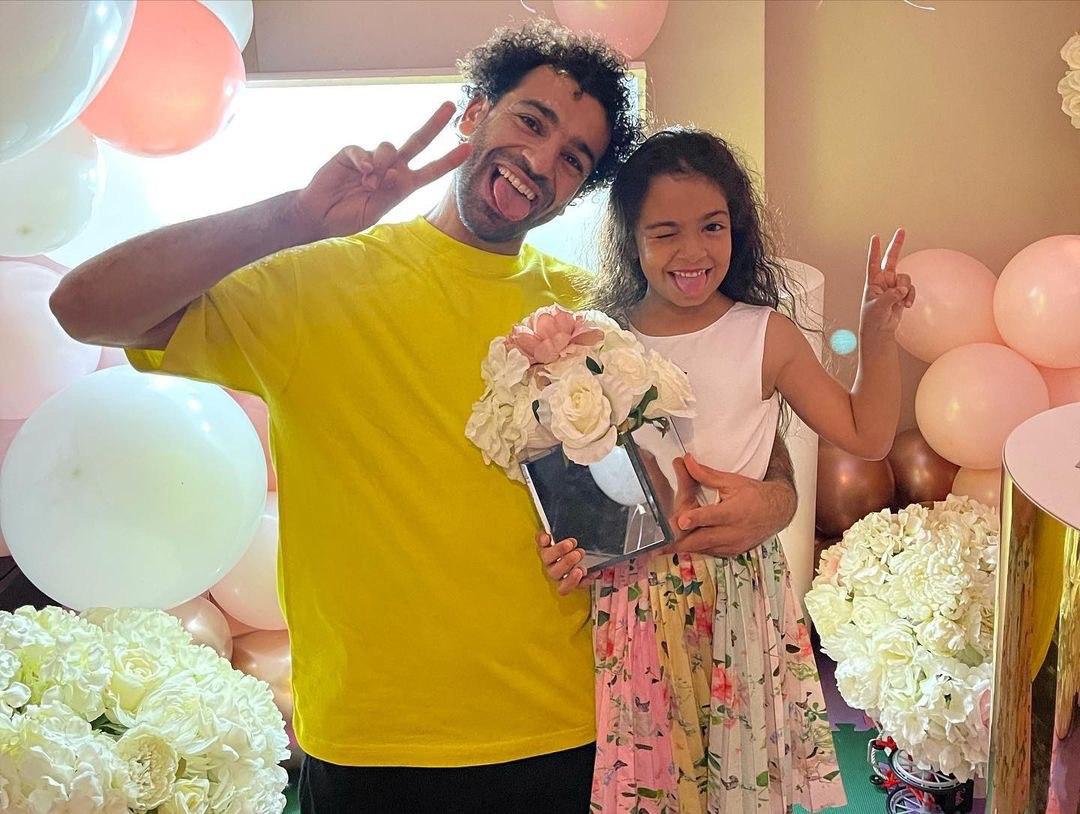 محمد صلاح مع ابنته كيان في صورة جديدة