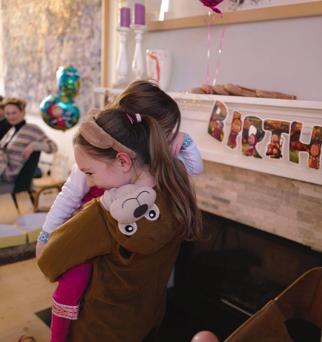  مريم أوزرلي تحتفل بعيد ميلاد ابنتها
